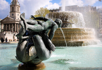 Water Fountain statue at trafalgar square.
