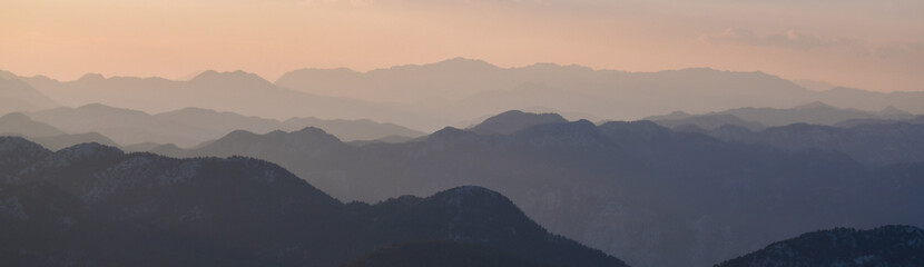 Obraz premium Sunset View of the Mountains