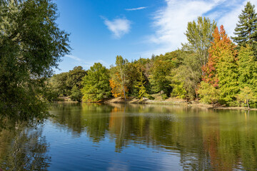 It is a very beautiful lake among the greenery in Atatürk Arboretum.