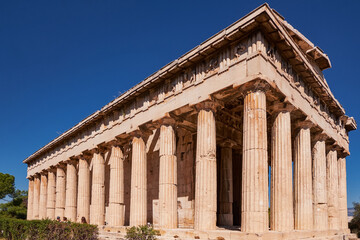 Obraz premium Temple of Hephaestus - well-preserved Greek temple in Agora of Athens - Greece