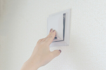 屋内換気口　プッシュタイプ