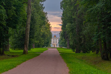 Puschkin ist ein Stadtteil von St. Petersburg, wo auch der  berühmte Katharinenpalast im Park zu...