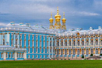 Puschkin ist ein Stadtteil von St. Petersburg, wo auch der  berühmte Katharinenpalast im Park zu...
