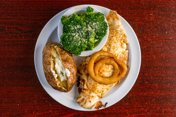 Broiled fish with vegetables