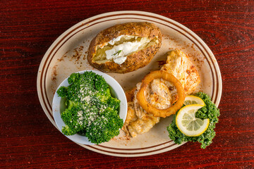 Broiled fish with vegetables
