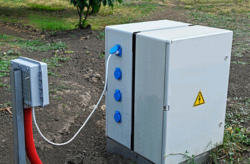 Electric distribution cabinet