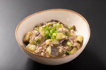 ナスのそぼろあんかけ丼
