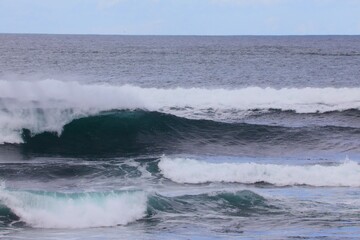 Multiple rolling waves on the violent North Atlantic Ocean 