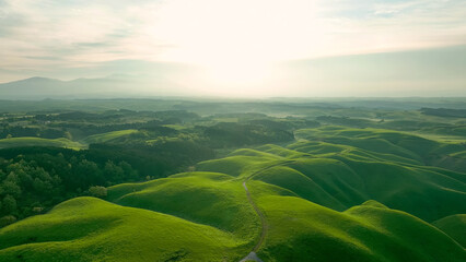 壮大な大地の風景　ドローン空撮