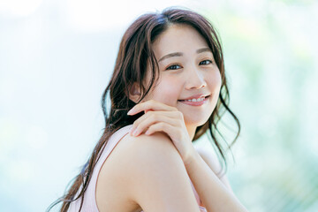 若い女性の美容イメージ	
