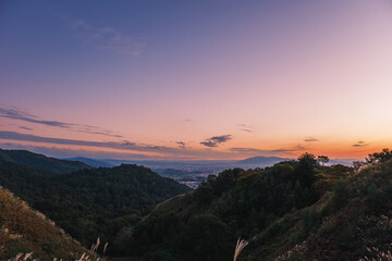 A mountain that offers a panoramic view of the charming city of Nara filled with Japanese history【Mt. Wakakusa】