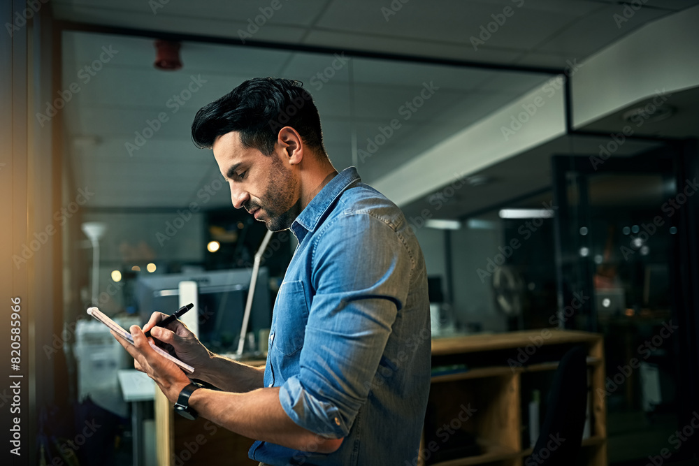 Fototapete tablet, web design and business man at night for online research, graphic designer and internet. cre