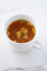 熱々のオニオンコンソメスープ
