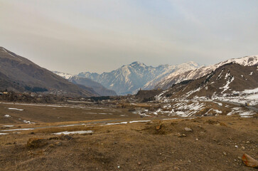 Obraz premium Mount Khuro and Terek river valley scenic view from Sioni village (Mtskheta-Mtianeti region, Georgia)