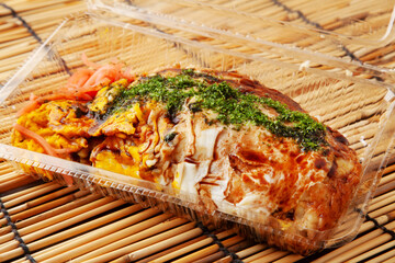 屋台のお好み焼き