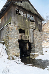 Młyn wodny zimą  © wedrownik52