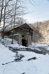 Młyn wodny zimą  © wedrownik52