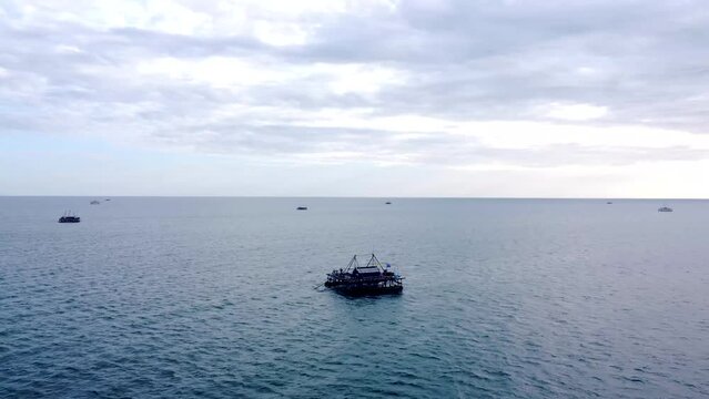 Taking pictures of items in the middle of the sea that fishermen use to catch fish.
Patobong, South Sulawesi Indonesia
May 19 2024