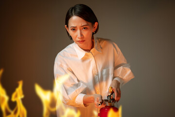 火事・女性 © naka