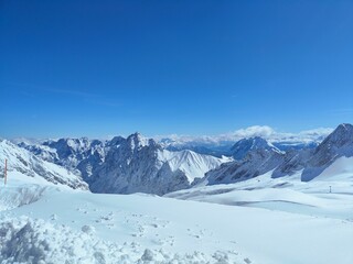 Awe-inspiring landscape of the majestic snow-capped mountains in Munich