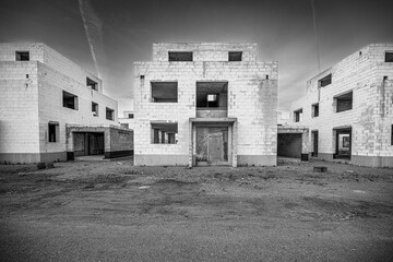 Baustelle im Neubaugebiet swarz wei&szlig;