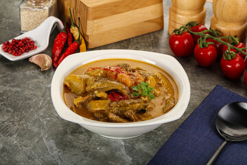 Yellow THai curry with beef