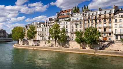 Ile Saint Louis and Seine River banks (UNESCO World Heritage site) in summer. Paris, 4th...