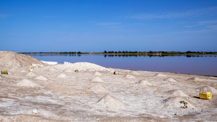 Sur les rives du Lac Rose au Sénégal