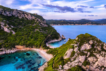Wunderschöne Bucht Porto Timoni als natürliche Sehenswürdigkeit auf der griechischen Insel Korfu
