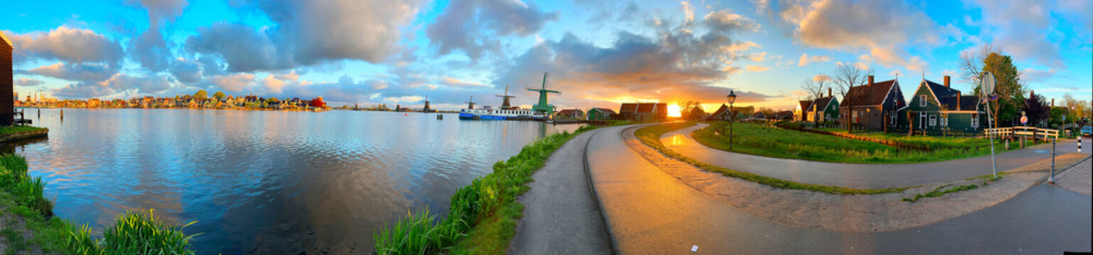 Dutch wind mills