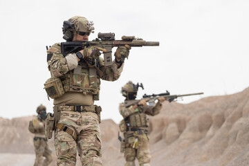 Soldiers patrol patrols in afghanistan