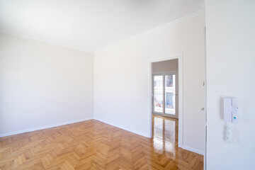 Interior photos of empty apartment 