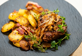Rinderfilet mit Kräutern und Gewürzen