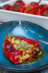 Stuffed red peppers with bulgur and beans