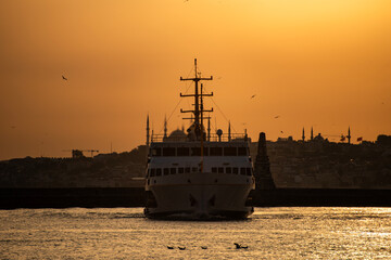 Fototapeta premium Istanbul, Turkey. Panoramic Istanbul sunset view. Beautiful Istanbul landscape.