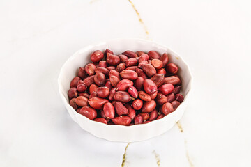 Raw peanut heap for roast