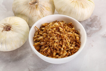 Dried roasted onion flakes for culinary