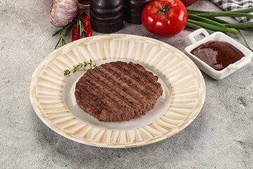 Grilled minced beef burger cutlet