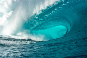 Teahupo'o, Tahiti, French Polynesia