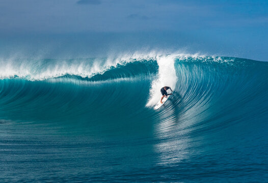 Teahupo'o, Tahiti, French Polynesia