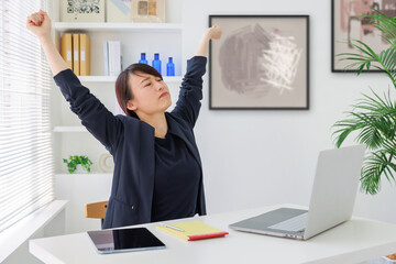 オフィスの女性