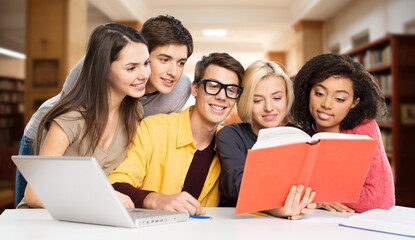 Obraz premium Happy international young students friends in class
