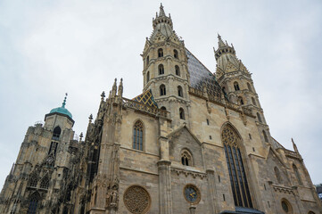 Fototapeta premium オーストリア市内にたつ歴史的に重要な古い建物