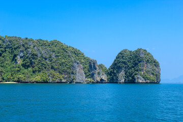 Fototapeta premium Rock islands in a Phang Nga Bay, Thailand View from boat.