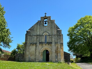 Fototapeta premium L'église Saint Genis d' Embourie 