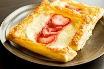 Delicious Summer Puff Pastry with Lemon Cream Cheese and Strawberries