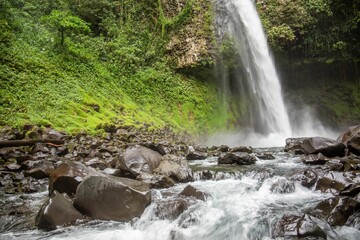Fototapeta premium Beautiful waterfall in the tropics of Costa Rica.