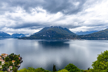 Lago di Como - Varenna, jezioro Como, widok na Menaggio © Marcin