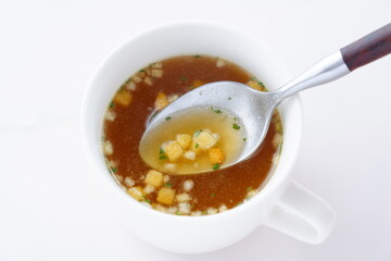 熱々のオニオンコンソメスープ
