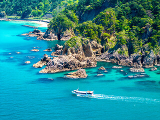 笹川流れと遊覧船（新潟県村上市）